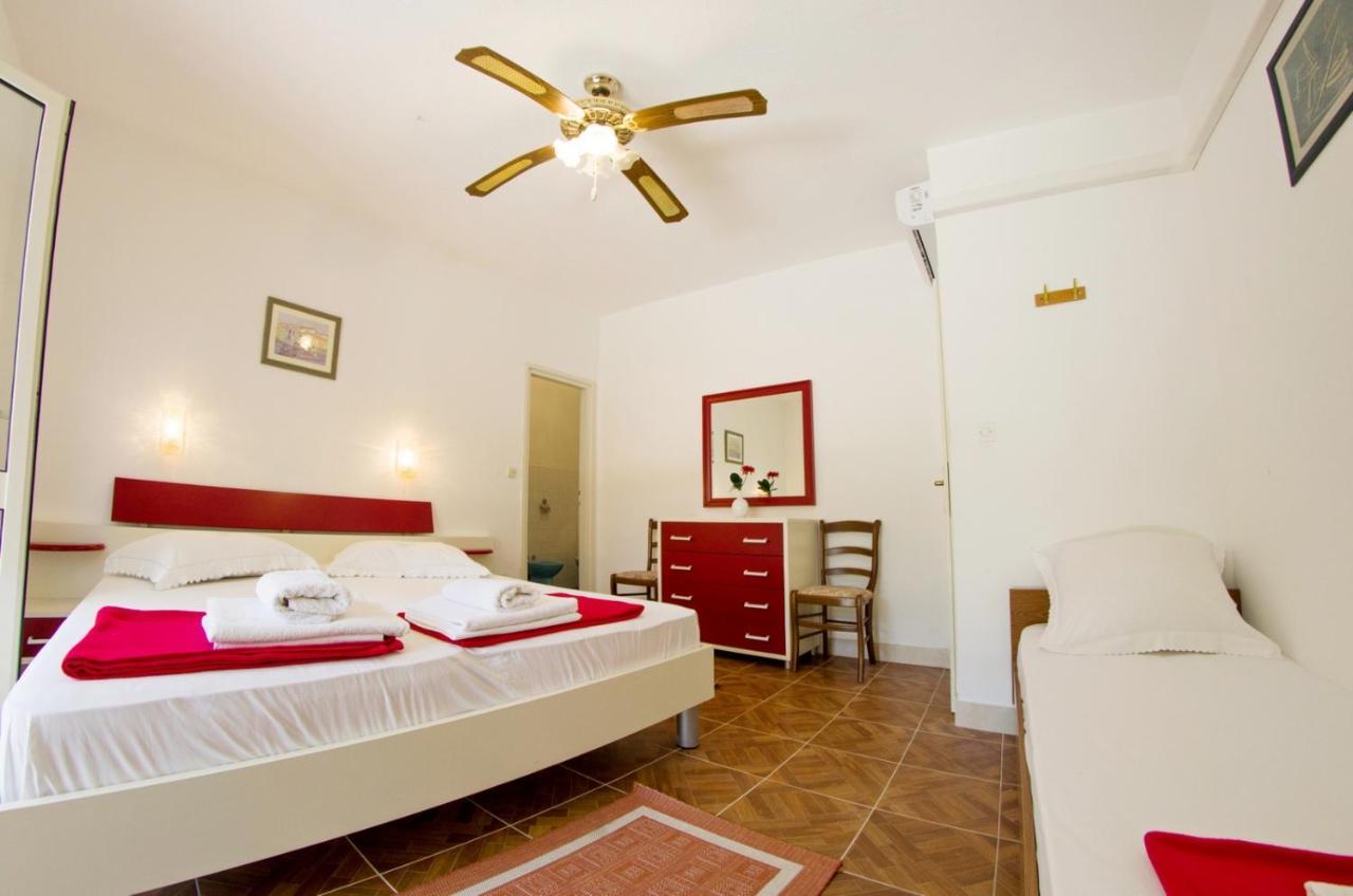 Selca  Beachfront House Pope B&B المظهر الخارجي الصورة